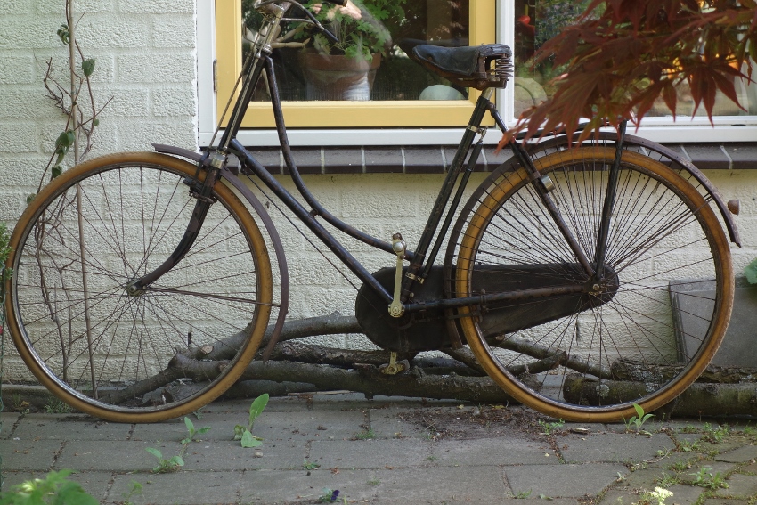 foto zijkant Gazelle 1924