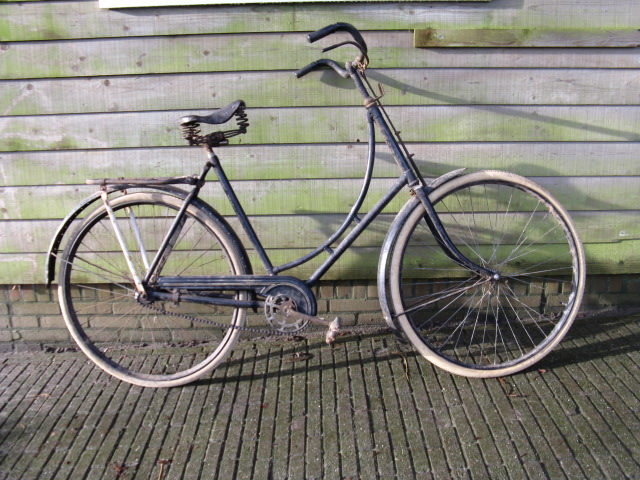 Oude fiets 2 001.JPG