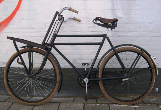 Fongers transportfiets 'gepoetst'