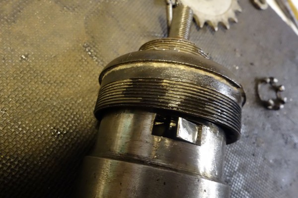 1 SA X afstand pallen.JPG (432.84 KiB) 6205 keer bekeken kleine ruimte tussen pal en deksel