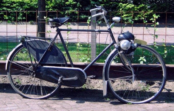 Herenfiets met hulpmotor.JPG