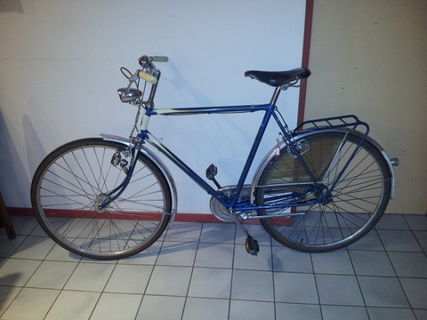 Gazelle-Sport-Licht-Gazelle3naaf-blauw.jpg