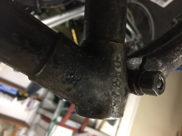 2FCABD16-813A-411B-B889-35A1A0DEE742.jpeg (108.74 KiB) 4393 keer bekeken Van Welk merk mag dit frame zijn