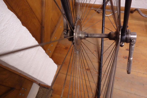 DSC09029.JPG (423.79 KiB) 2635 keer bekeken spieën vanuit een kant