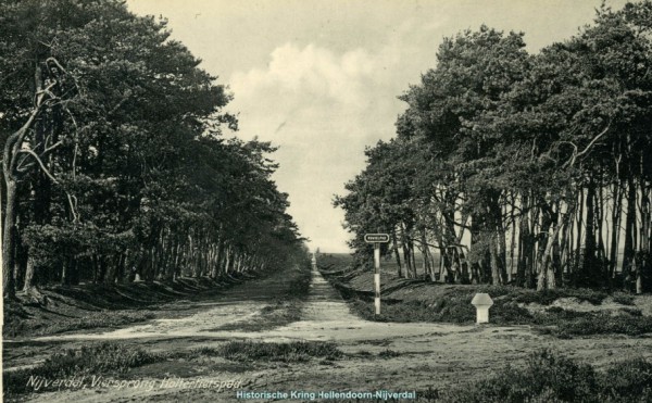 Schouwenburgweg - Holterweg, Bord Rijwielpad en ANWB paddestoel.jpg