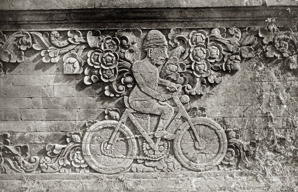 nieuwenkamp-op-fiets.jpg