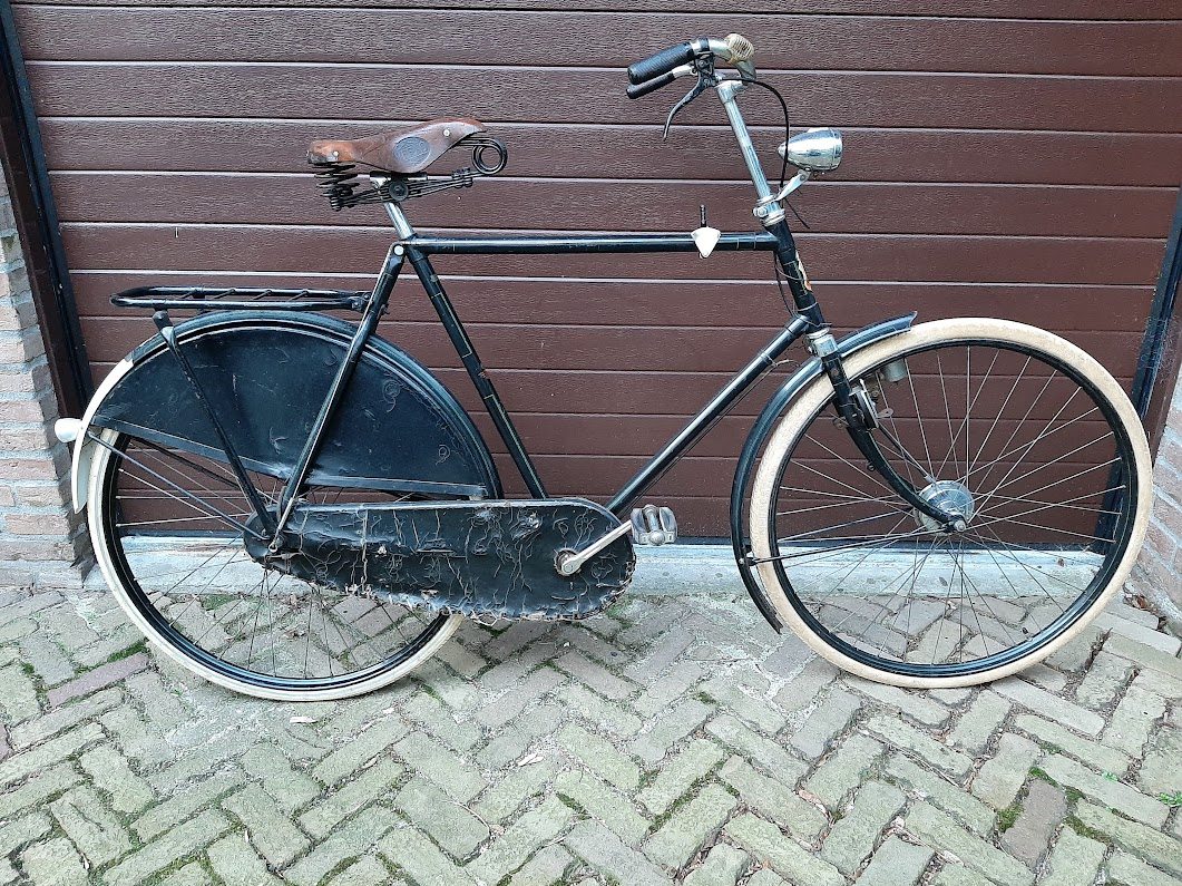 BB 1946 rechts.jpg