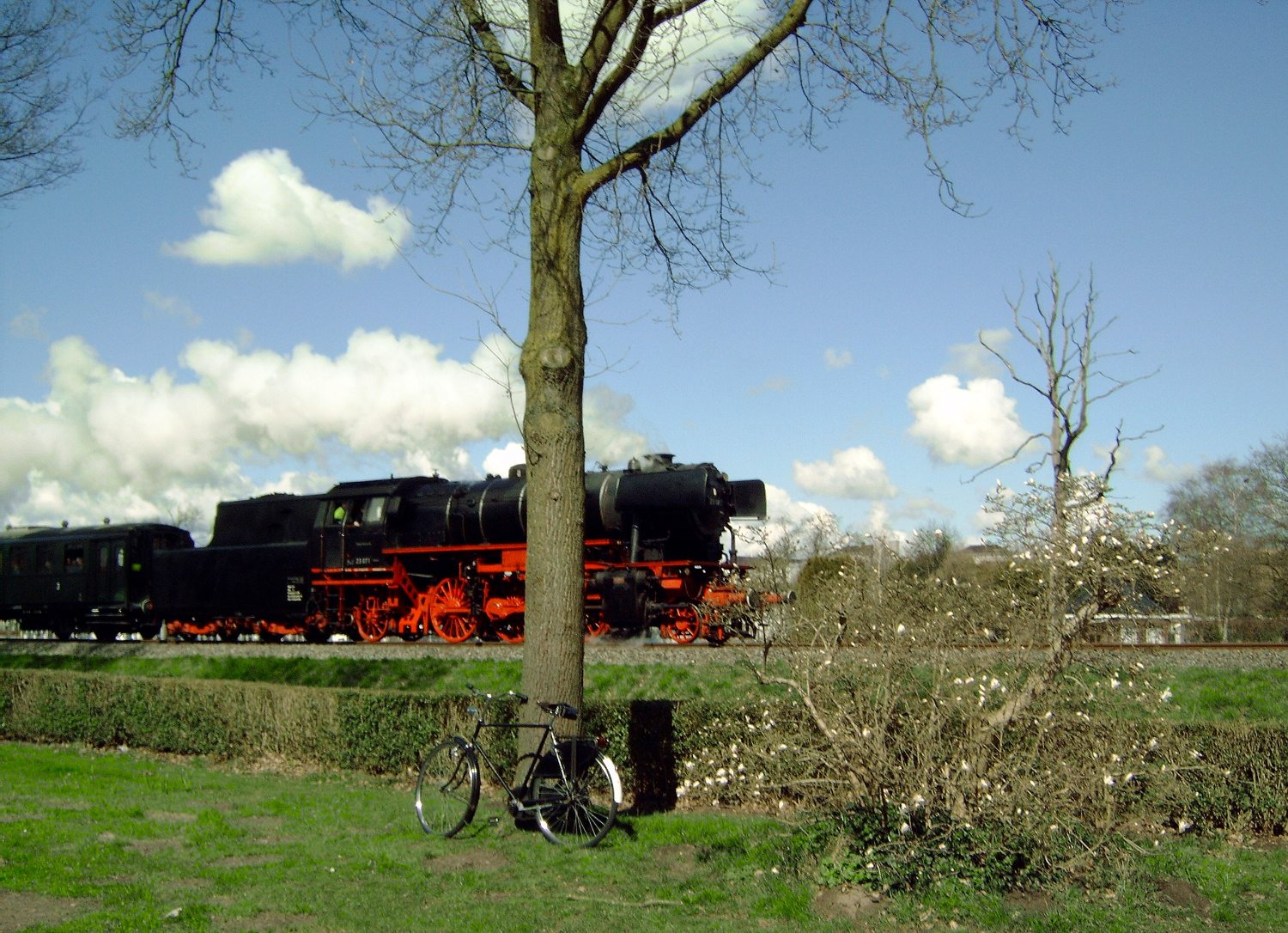 VSM loc 23 071 (Delden ri.) Hengelo, 5 apr 2015 ~12u45, WtC.JPG