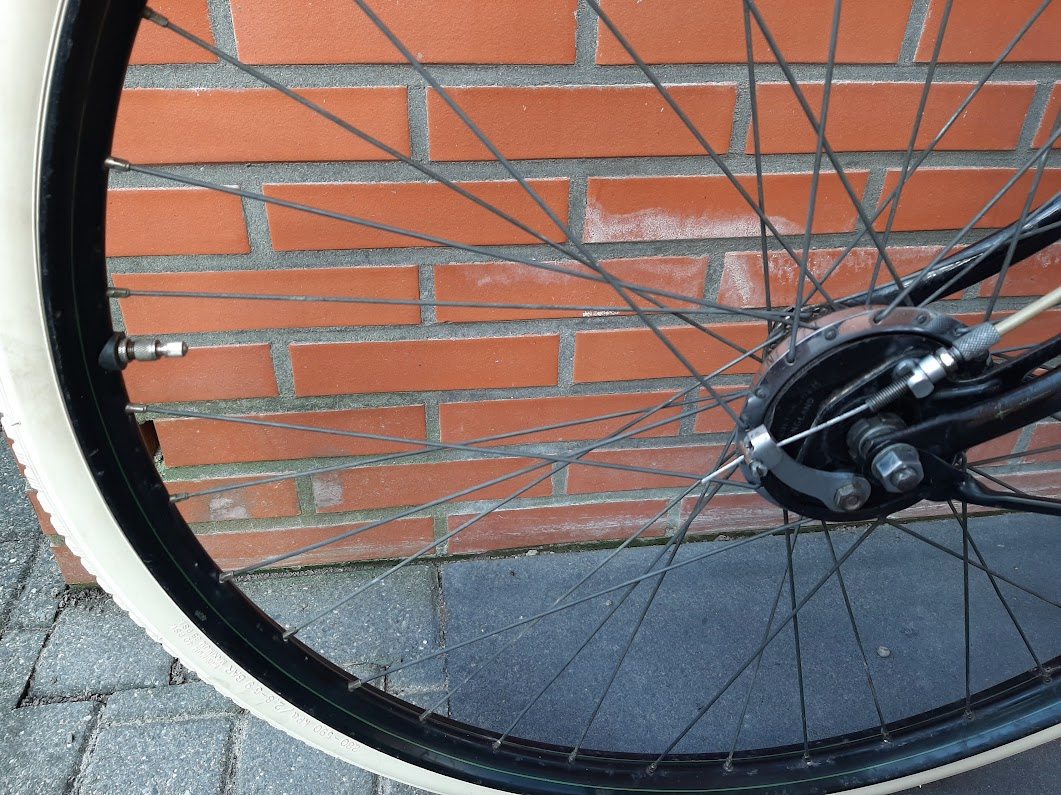 BB60 voorwiel.jpg