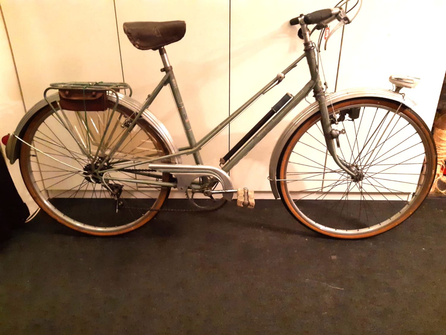 Peugeot Ruche PLX45 - 1958.JPG