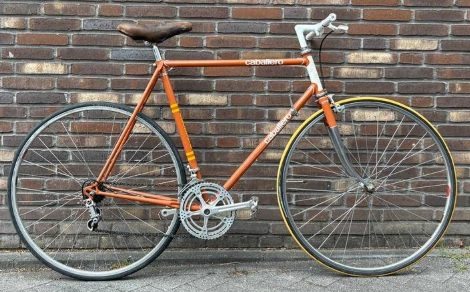 Caballero ploeg 1974 racefiets - gemoderniseerd.jpg
