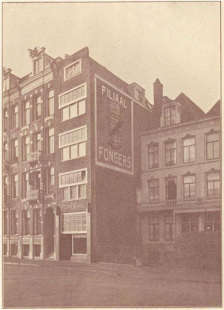 1923 circa.jpg