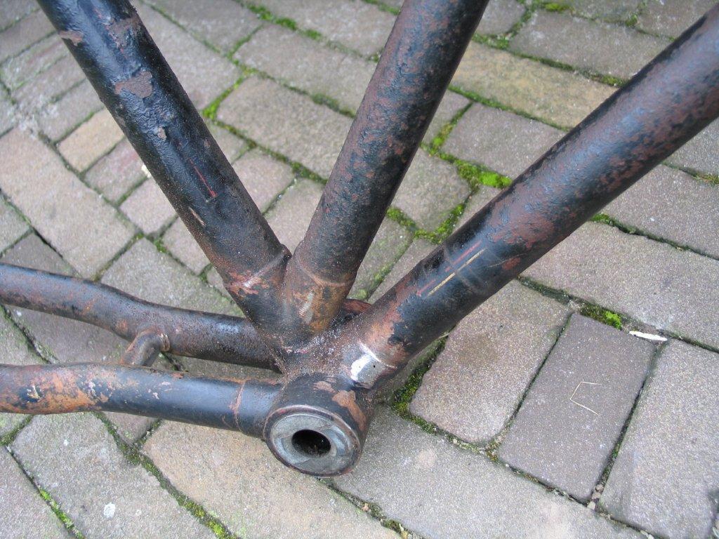 raleigh cross frame lijnen 019.jpg