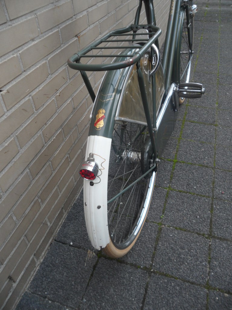 DSL 1957 achter.jpg