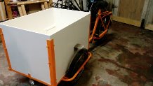 bakfiets wit ornaje.jpg