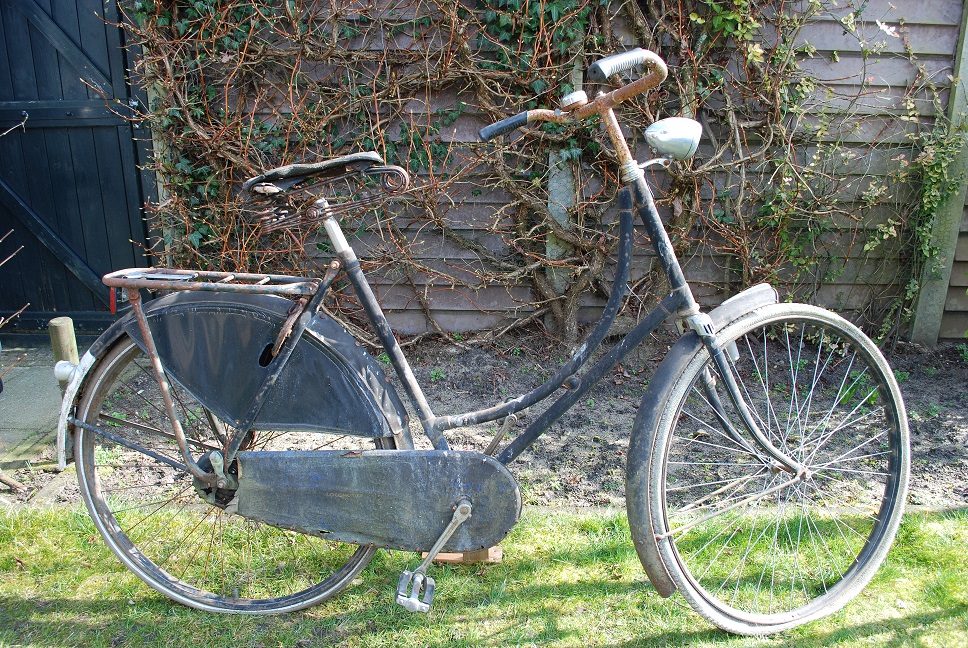Locomotief polulair omafiets.jpg